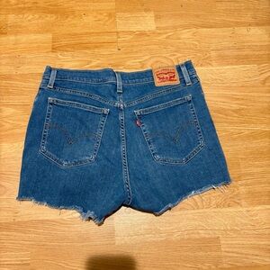 Levi's | Women's High Rise Shorts |Denim Jeans Cutoffs | size 32
